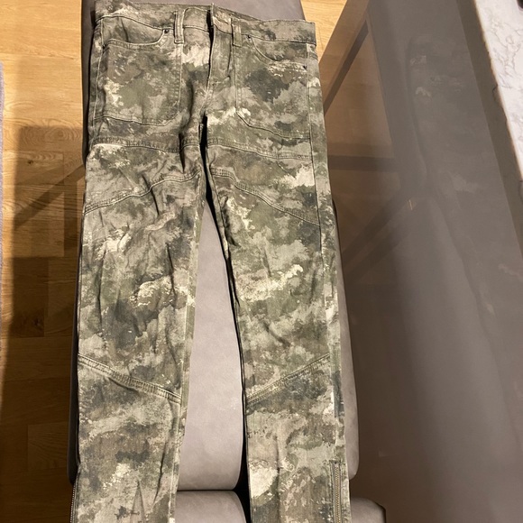 BDG Camo Jeans - Picture 5 of 5